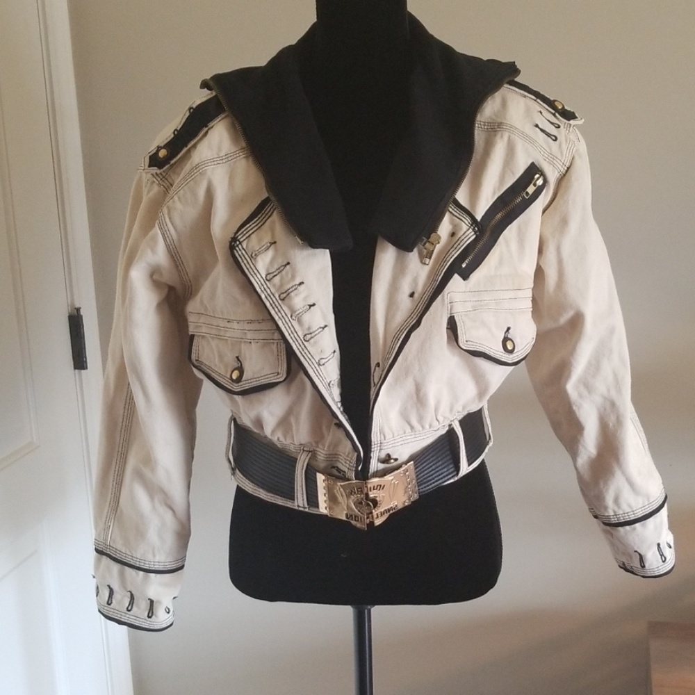 No! Brand distinction jacket Vintage M Very RARE